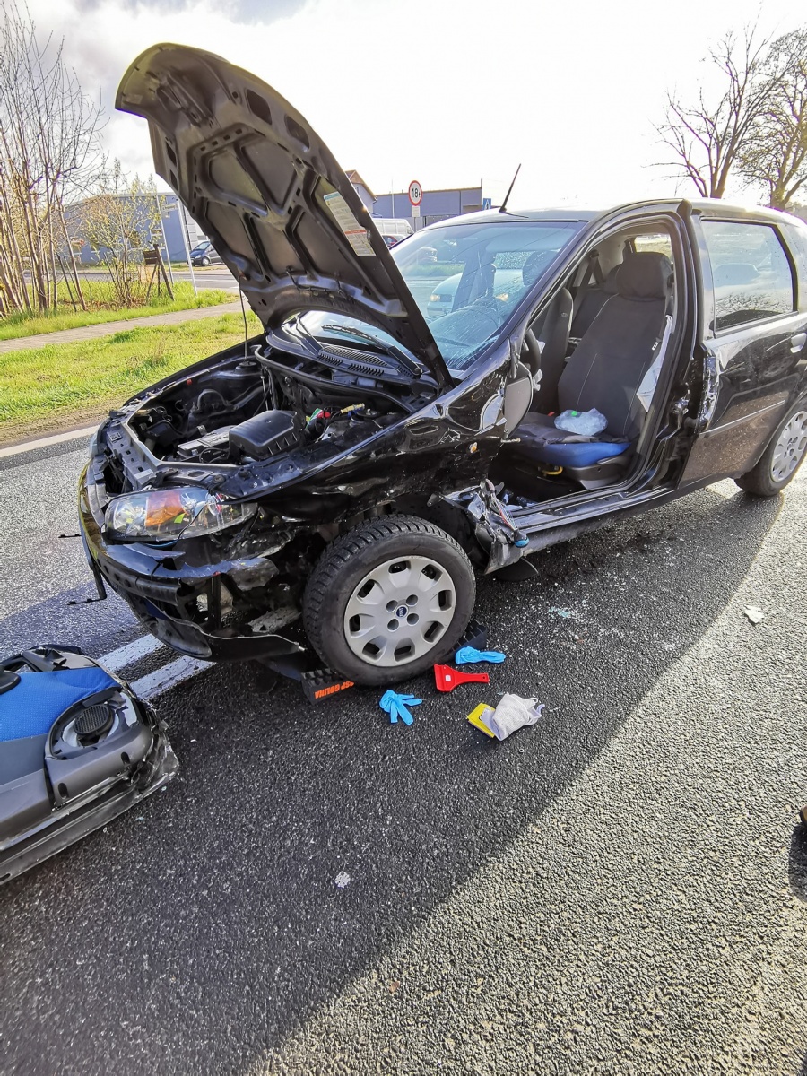 47-letnią kobietę uwalniali strażacy. Wypadek na 1 Maja