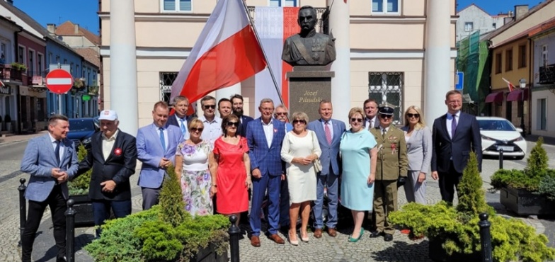 Msza, złożenie kwiatów i koncert. Uroczystości z okazji Święta Wojska Polskiego
