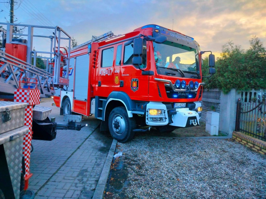 Zastali silne zadymienie i palący się węgiel. Pożar w domu jednorodzinnym