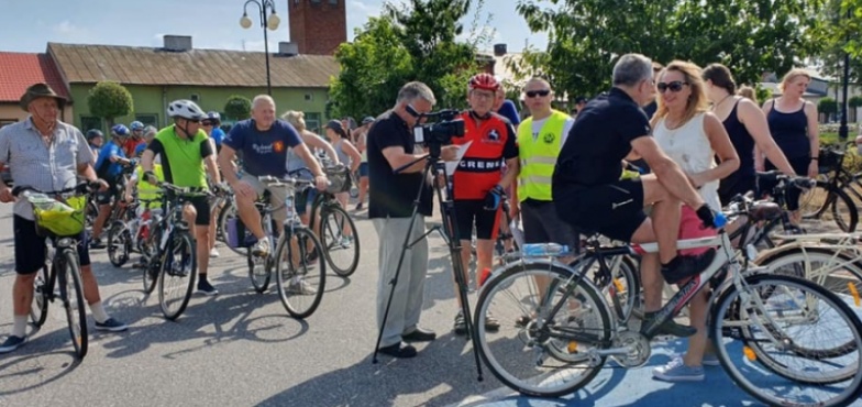 Wakacyjny Rajd Rowerowy Śladami Juliusza Kossaka. 60 cyklistów pokonało 20 kilometrów