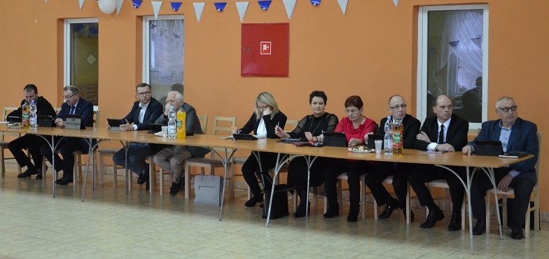 Przed samorządem trudne wyzwania. Radni przyjęli budżet, choć nie jednogłośnie