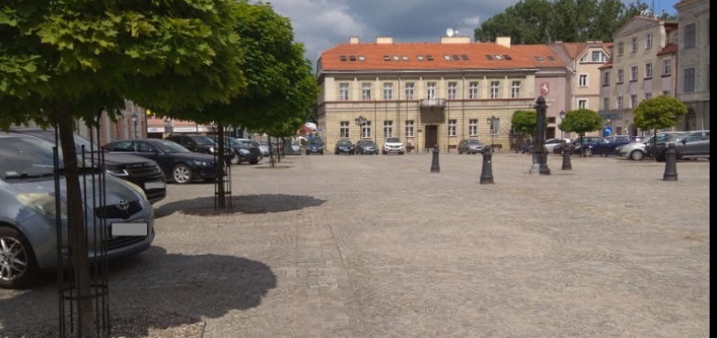 Ławeczka Niepodległości będzie kosztować 55 tys. zł. Są pieniądze, nie ma umowy