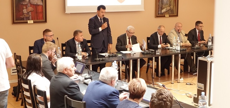Wiesław Steinke złożył rezygnację. „W obliczu aktualnej nagonki politycznej”. PiS mówi o łamaniu prawa 