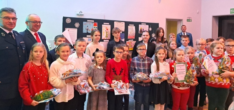 Tradycyjnie sala pełna gości na Wigilii u Zofii Urbanowskiej 
