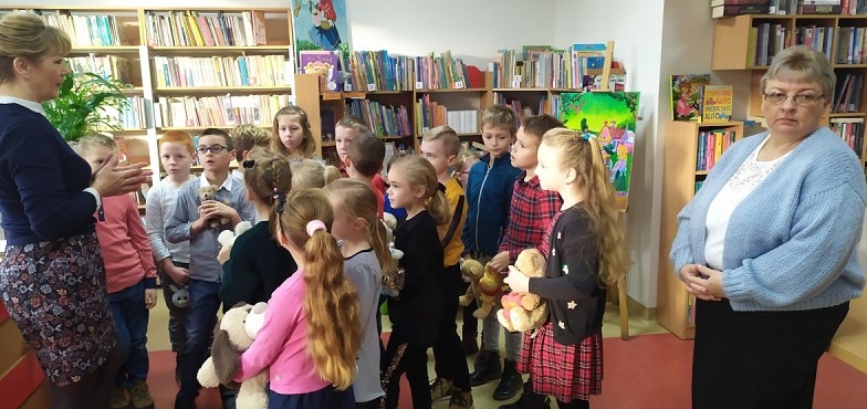 Dwa przedstawienia w bibliotece. Dla uczniów i przedszkolaków