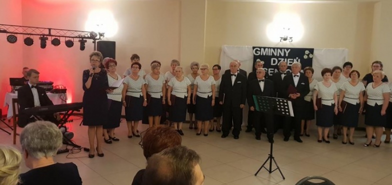 Metryka to tylko liczby. Seniorzy bawili się na balu
