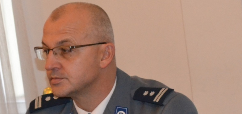 Czarny protest zaszkodził komendantowi policji w Koninie? Sławomir Jądrzak odchodzi, czy zostaje? 