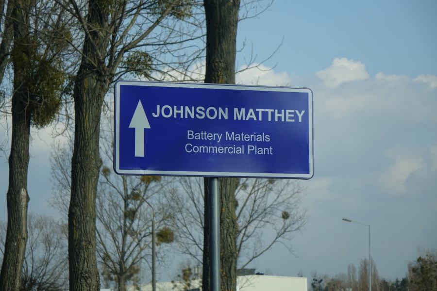 Johnson Matthey nie będzie produkować materiałów do akumulatorów aut elektrycznych 