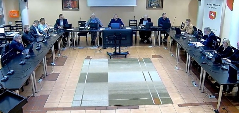 Przewodniczący rady miasta chciał wiedzieć, dlaczego tylko opłata od posiadania psów nie wzrasta 