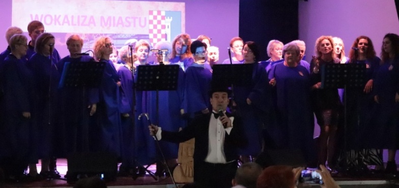 5 lat Wokalizy, Dariusz Kordek zaśpiewał z golińskim chórem