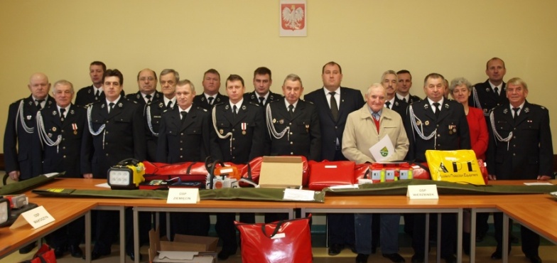 Mają większe szanse na uratowanie ludzi. Druhowie z gminy Wierzbinek otrzymali sprzęt