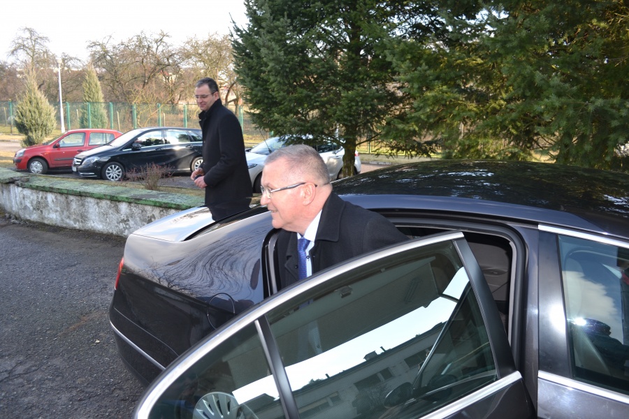 Koniński magistrat kupi nową limuzynę dla prezydenta? Urzędnicy sprawdzają ceny 