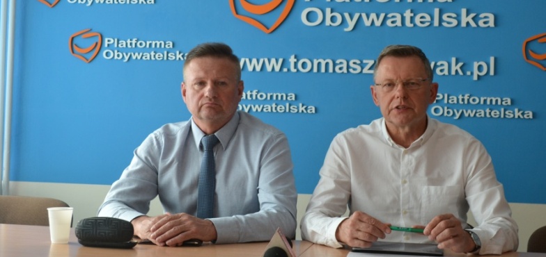 – Jezioro Wilczyńskie umiera. Mamy do czynienia z paraliżem dotyczącym tłoczenia wody – mówi poseł Tomasz Nowak.