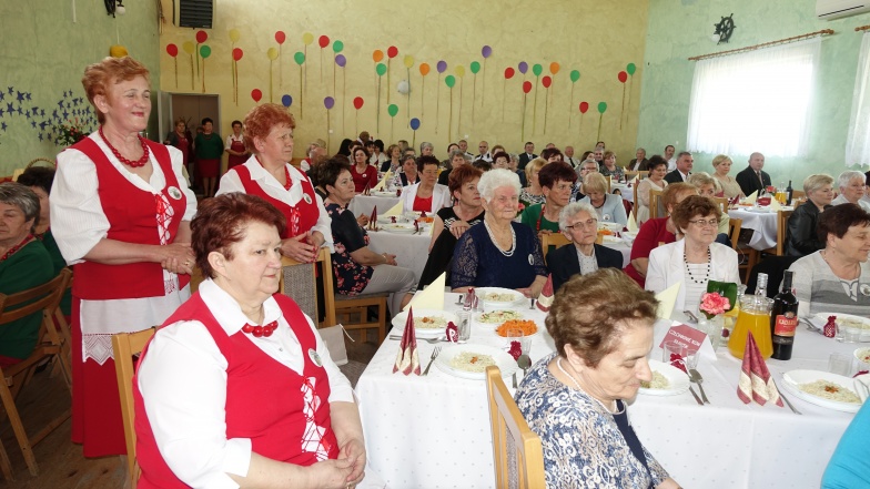 Gospodynie wystawiły trofea i częstowały obiadem. Koło ze Sławska ma 70 lat