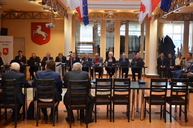 Radni nie musieli podejmować decyzji. Karol Skoczylas zrzekł się mandatu