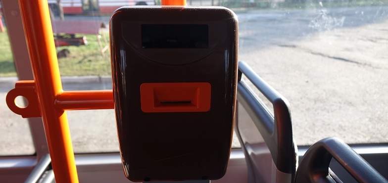 Na razie wszyscy uczniowie ze szkół ponadpodstawowych jeżdżą autobusami MZK za darmo 