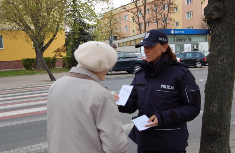 Policjanci wyszli do mieszkańców. Spotkali się z przedszkolakami, maturzystami i seniorami