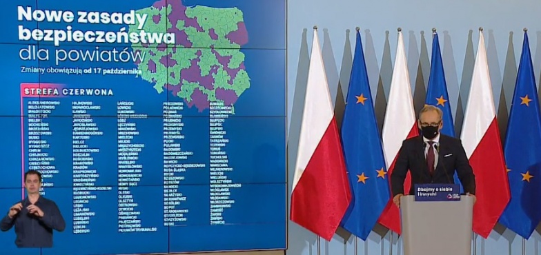 W szkołach średnich i wyższych od poniedziałku nauczanie hybrydowe 