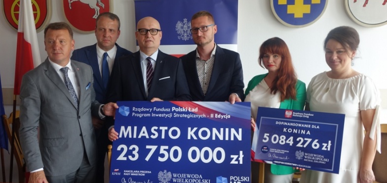 Rozdają czeki na miliony dla gmin z Wielkopolski Wschodniej 