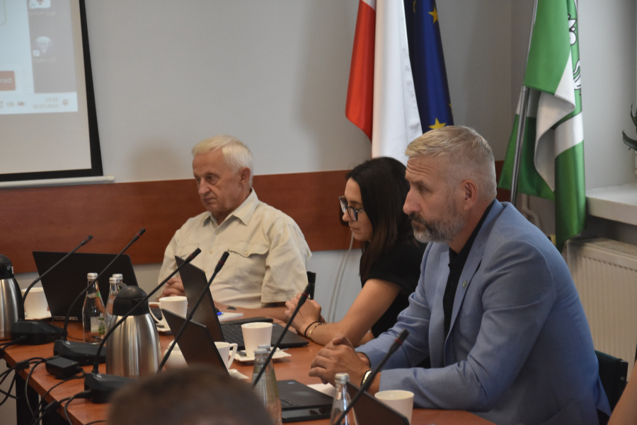 Koniecznie trzeba odmulić Wartę przy promie. Radny usłyszał, że nie ma pieniędzy