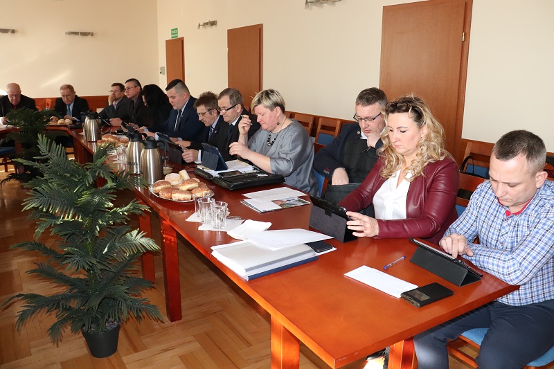 Troje Obiektywnych stworzyło klub. Jedyny w radzie
