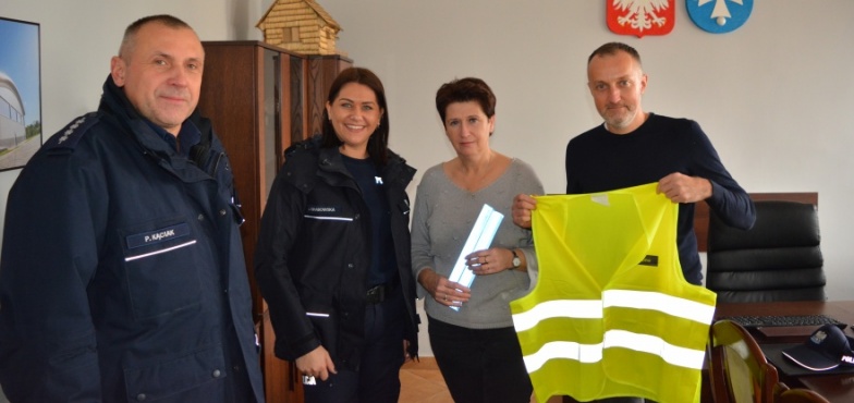 „Dobrze cię widzieć” – wspólna akcja policjantów i samorządu