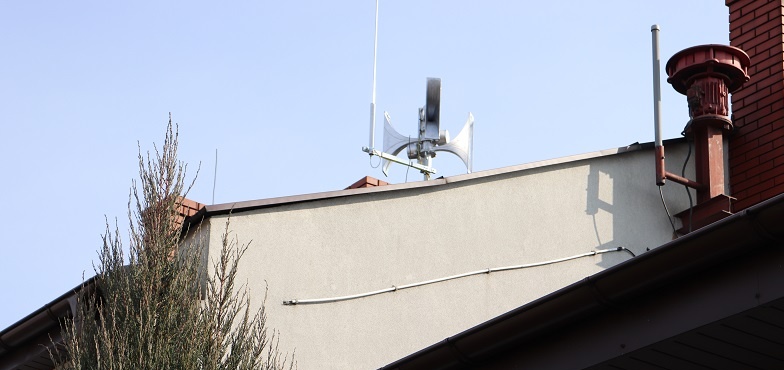 Są syreny alarmowe na dachach. Ostrzegą przed huraganami i burzami