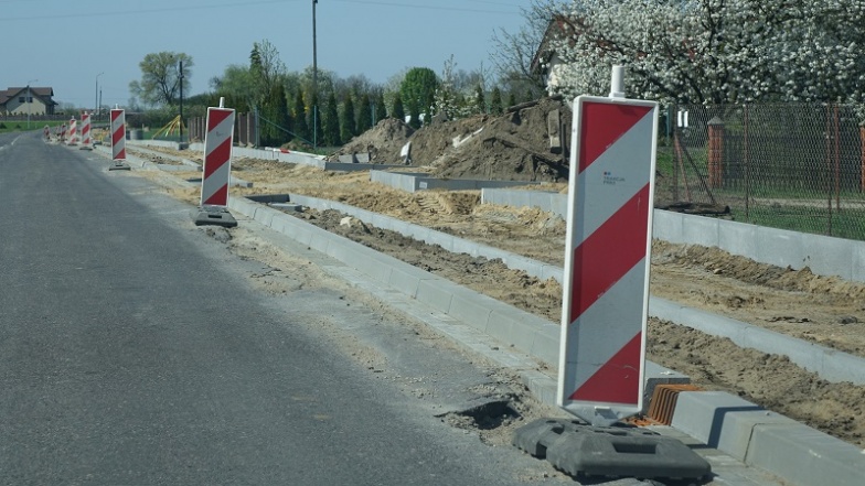 Budują ścieżkę rowerową. Z centrum Ślesina do granicy z gminą Kleczew  