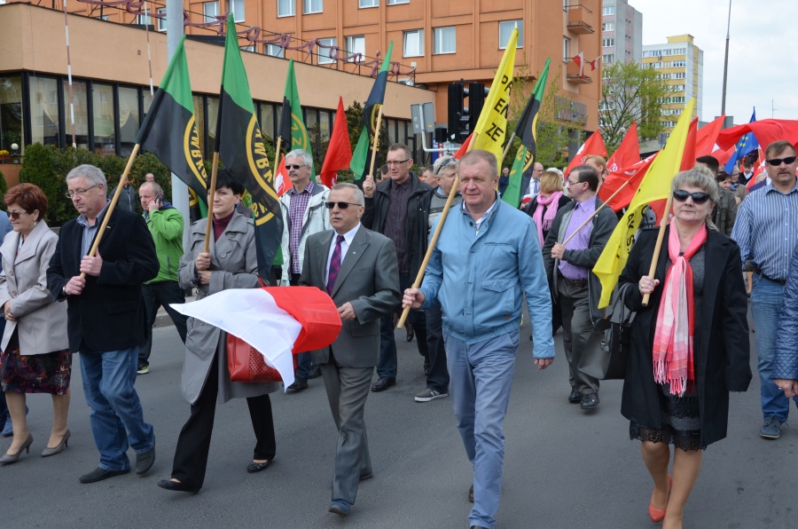 Będzie pochód i majówka na Zatorzu. Nad jeziorkiem zaśpiewa Andrzej Rybiński  