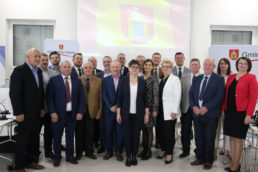 Ostatnia sesja VIII kadencji. Po 22 latach przewodnicząca pożegnała się z funkcją radnej