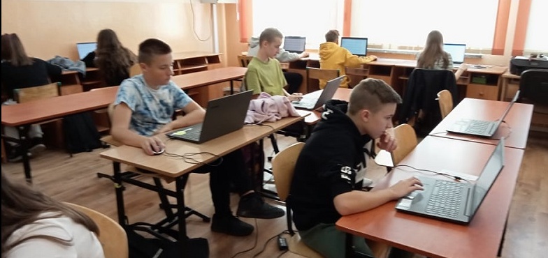 Uczą się angielskiego przez zabawę. Jak młodzież wzmacnia swoją motywację