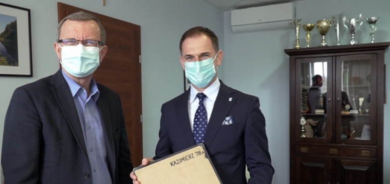 PAK KWB Konin przekazała cenne materiały. Mapy z kopalni są już w gminie
