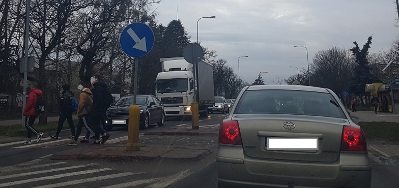 Strażnicy miejscy będą sterować ruchem przy pasach