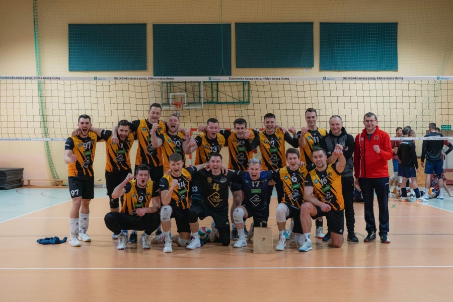 Siatkarze z regionu nadrobili zaległości