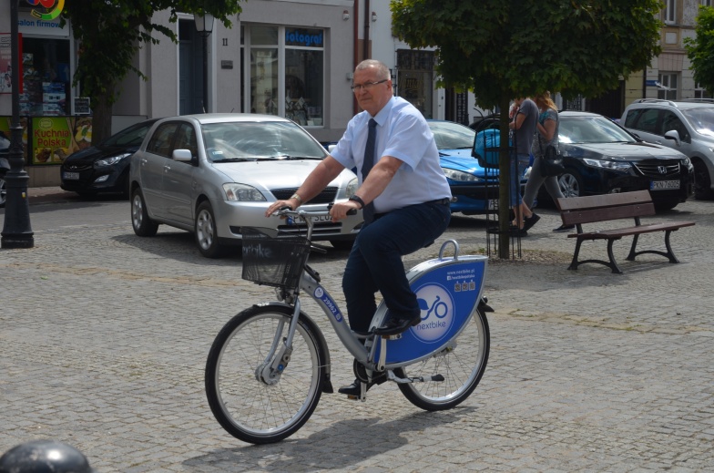 Dziś umowa i test, a 1 września ruszy wypożyczania miejskich rowerów. Będzie ich 100 w 11 stacjach 