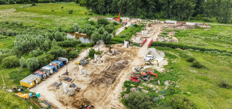 Tak wygląda plac budowy kładki nad kanałem Ulgi 