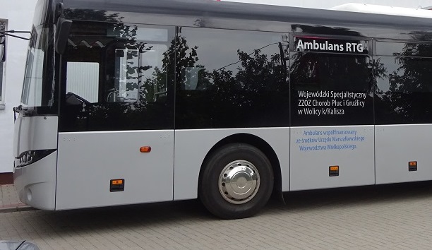 Zadbaj o swoje zdrowie. Obok urzędu stanie ambulans 