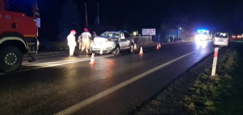 Zderzyły się trzy samochody. Droga w jednym kierunku zablokowana