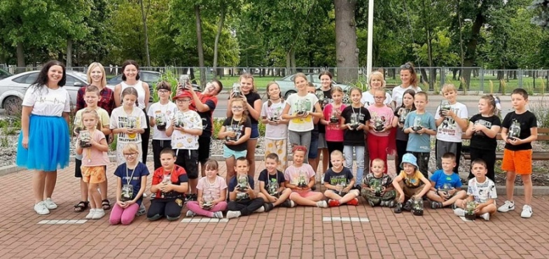 Czytają książki, ale nie tylko. Na wakacjach w bibliotece 