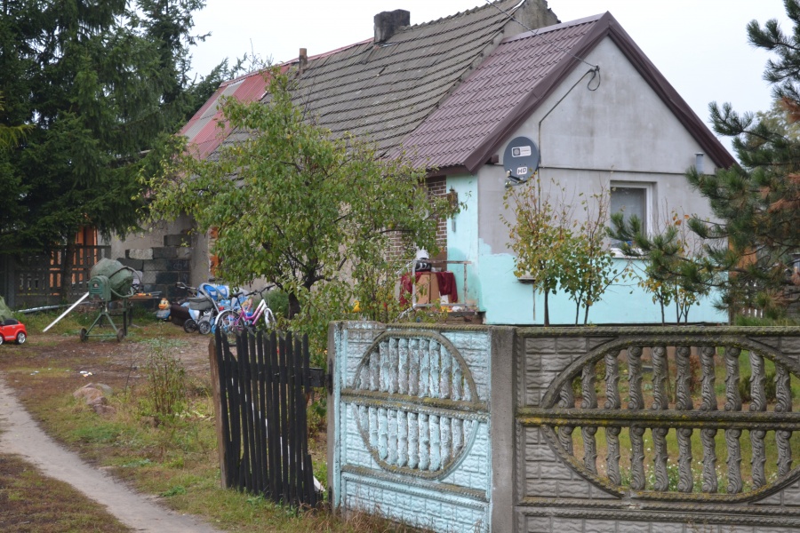 Gmina chce kupić dom dla wielodzietnej rodziny z Adamowa. Przeprowadzka jeszcze przed zimą