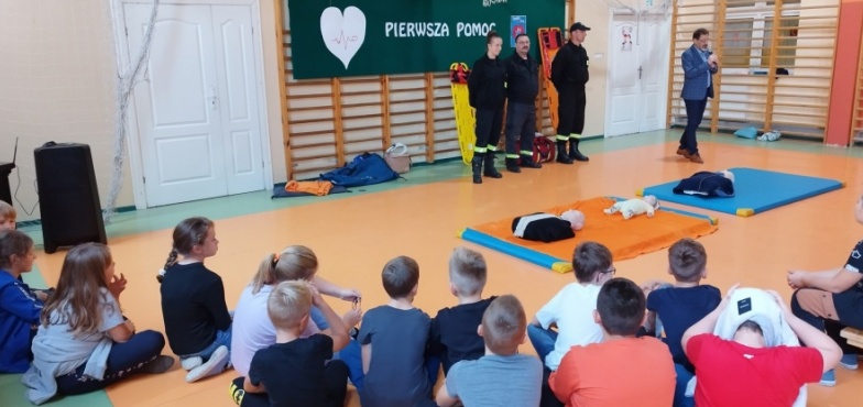 Gdy znajdą się w trudnej sytuacji, będą potrafili działać. Uczniowie poznali zasady udzielania pomocy