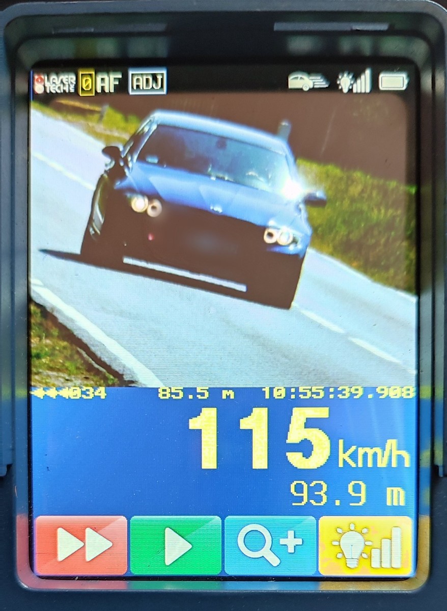 Za szybko o 75 km/h. Wysoki mandat i 15 punktów karnych