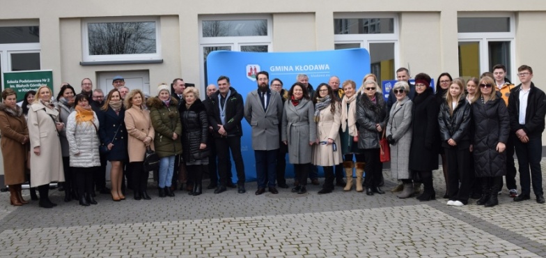 Oszczędności i ładny wygląd, czyli szkoła przeszła termomodernizację 