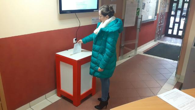 Mieszkańcy gminy Stare Miasto wypełniają ankiety. Czy chcą zmian w granicach ich gminy? 
