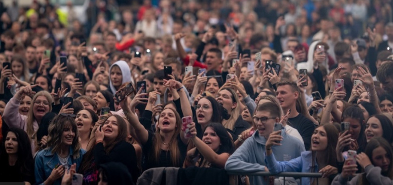W Kazimierzu Biskupim wczoraj bawili się młodzi. Dzisiaj koncerty dla nieco starszych