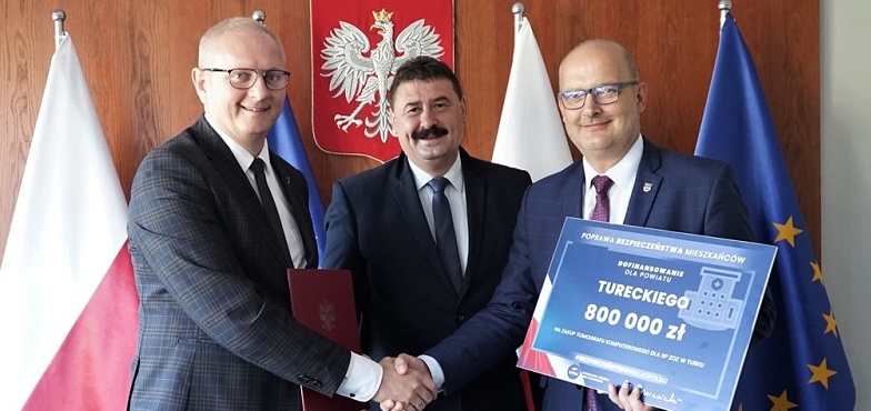 Szpital w Turku będzie miał wreszcie tomograf. Wojewoda przekazał symboliczny czek z dofinansowaniem