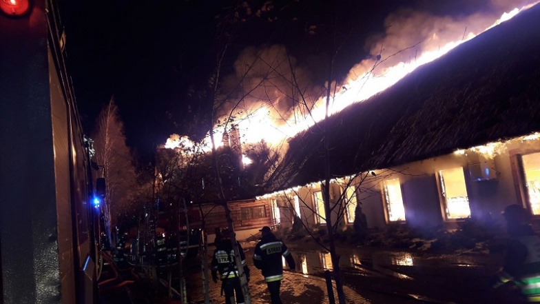Sala weselna całkowicie spłonęła. Przyczyna pożaru na razie nie jest znana
