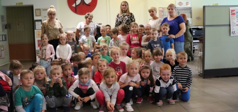 Prasówka z dziećmi z Przedszkola nr 31 w redakcji „Przeglądu Konińskiego”