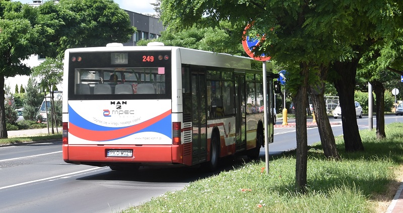 Uczniowie szkół ponadpodstawowych pojadą autobusami MZK bez biletu? Ale nie wszyscy  