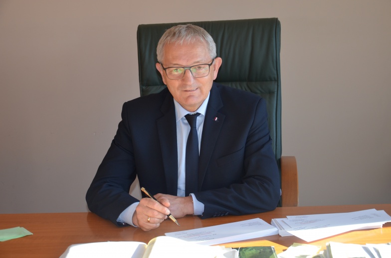W Rychwale budują fabrykę mebli. Pracę dostanie około 350 osób